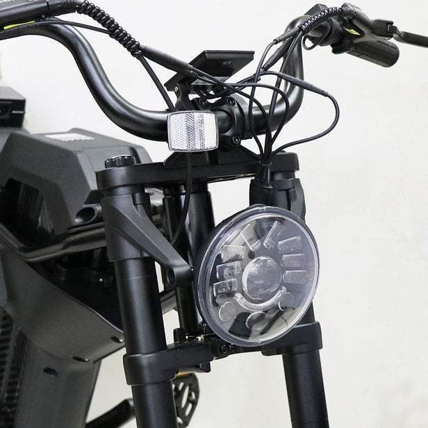 E-Bike Joog P6 com Rodas de 20" Bateria de 20.4Ah Autonomia até 193Km